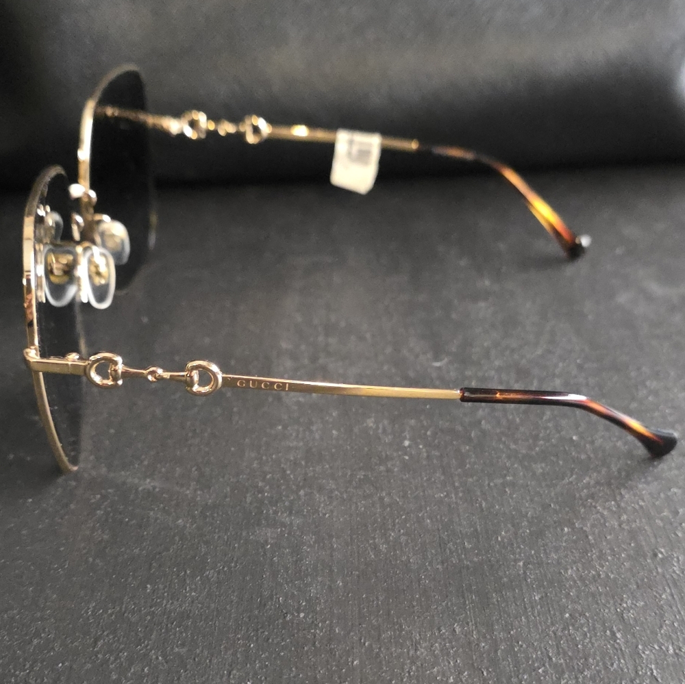 Womens GUCCI Sunglassss - Picture 2 of 4
